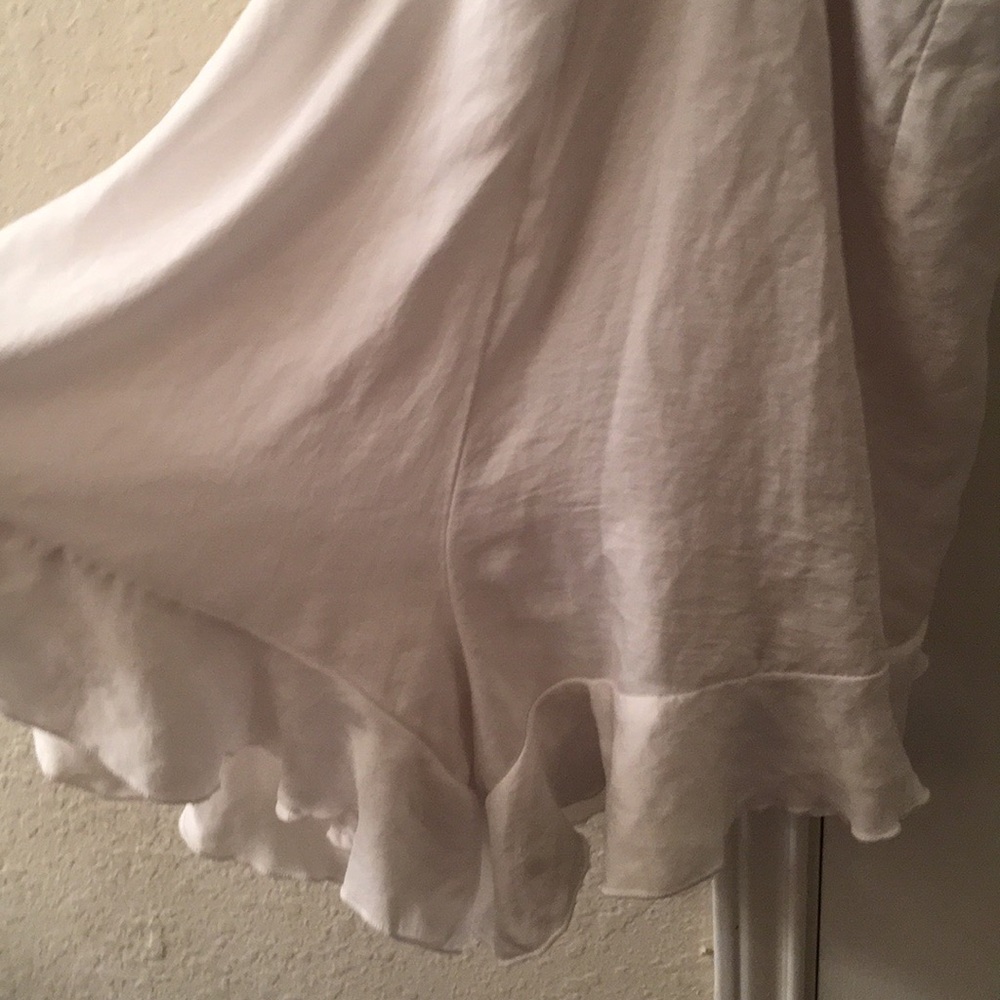 Chic White Ruffled Romper - Picture 4 of 5